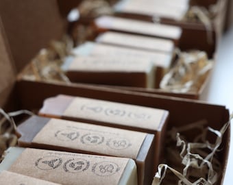 Zeepmonsterdoos, mini natuurlijke zepen, gastenzepen, veganistisch en palmolievrij met biologische cacaoboter, biologische sheaboter, voedende handgemaakte zeep