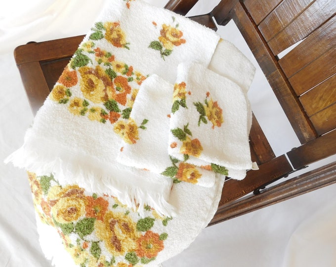 Vintage Towel Set, Cannon, Bath Towel, 2 Wash Clothes, Hand Towel, Set