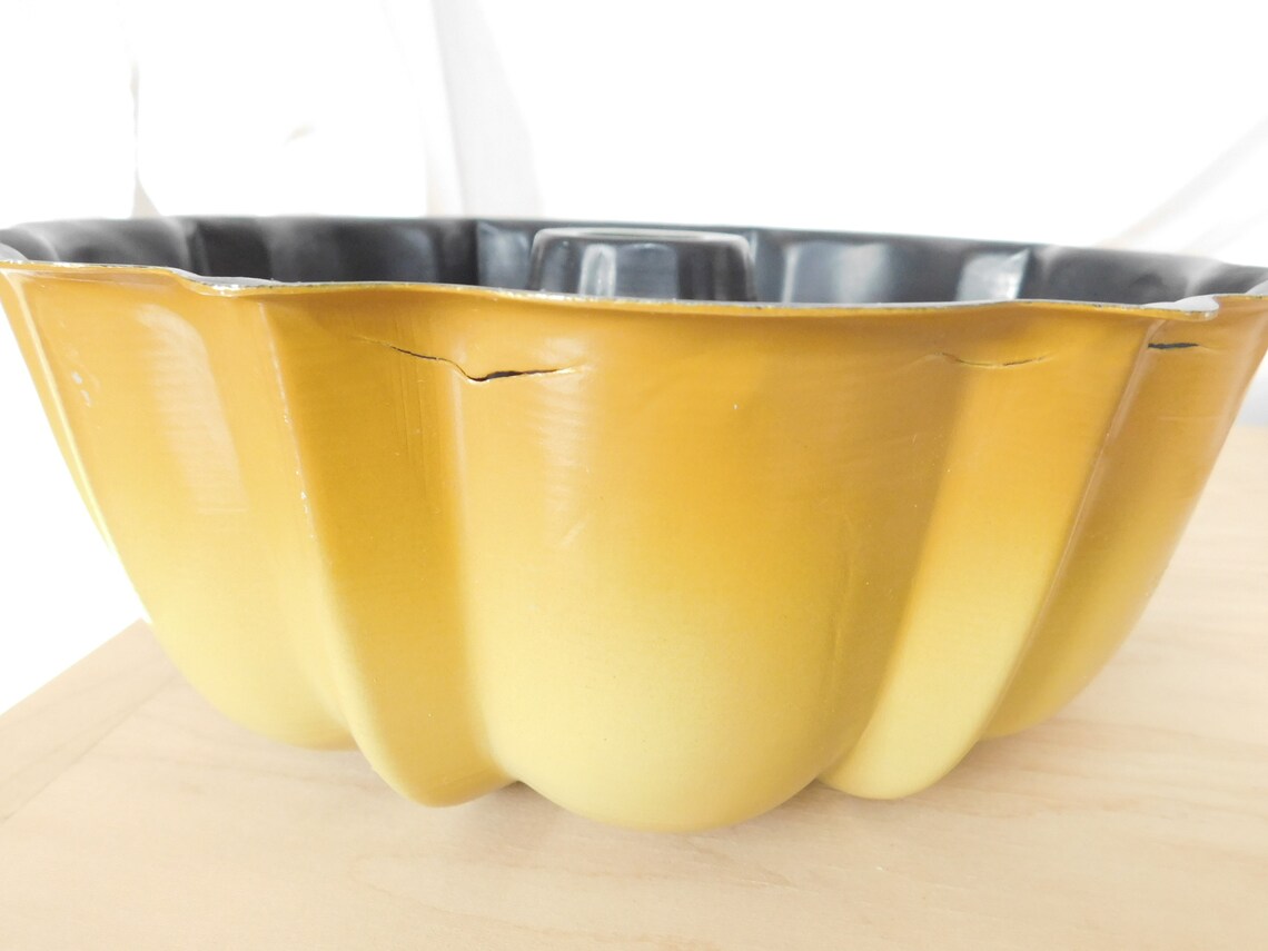 Vintage Bundt Pan Cake Pan Orange Yellow Farmhouse Kitchen Etsy