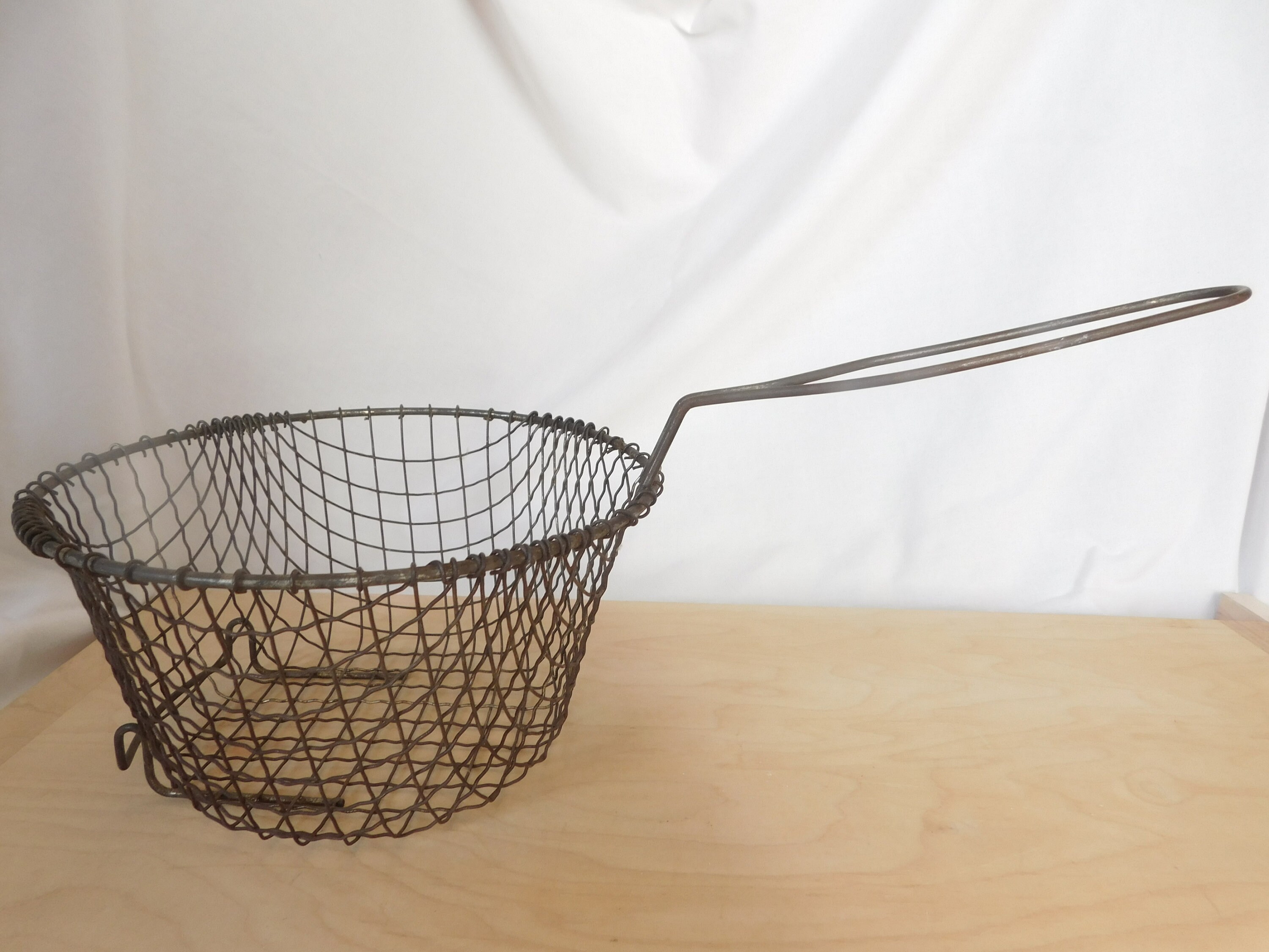 Vintage Wire Basket, Deep Fat Fryer Basket, Frying Basket, Kitchenalia,  Vintage Cooking Utensil, Plant Pot Holder, Fruit Basket, Egg Basket 