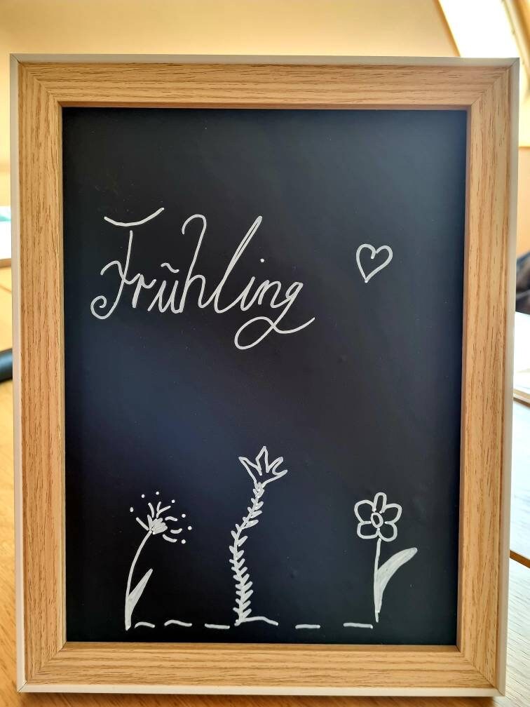 2 in 1 Small Cork Board with 3 Pins Hanging Memo Message Board Magnetic Blackboard Chalkboard With Chalk Eraser Notice Sign Board Wooden Frame Wall Mount Blackboard Decor for Kitchen Office School 