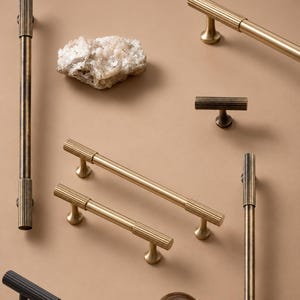 Räfflad massiv mässingshandtag - Modern T-knopp, kökslådhandtag
