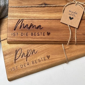 Holzbrettchen mit Gravur Mama Papa Frühstücksbrett Geschenk Muttertag Vatertag Schneidebrett Personalisiert Geschenk Geburtstag Bild 1