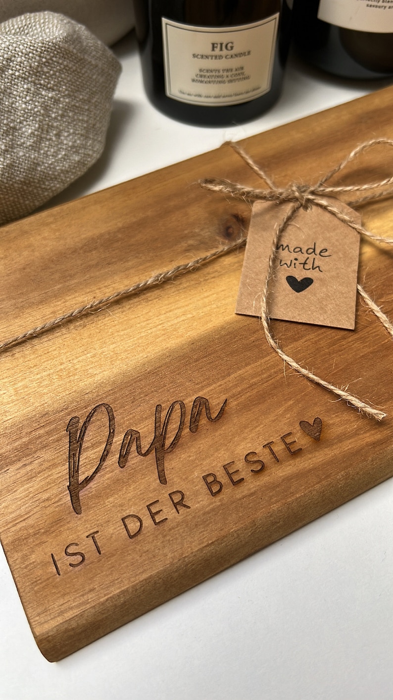 Holzbrettchen mit Gravur Mama Papa Frühstücksbrett Geschenk Muttertag Vatertag Schneidebrett Personalisiert Geschenk Geburtstag Bild 4