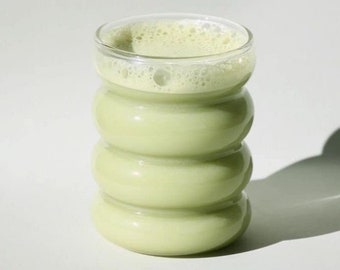 Bubble Glas 300 ml | Wave Glas | Matcha | Eiskaffee | stilvoll serviert | Interior | Wohnen | Trinkglas | Ästhetisches Bubble Glas