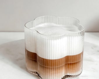Flower glass | Aesthetic glass | Drinking glass | Summer | Flower | Floral glass | Ribbed glass | Special | Stylish | Interior | Living