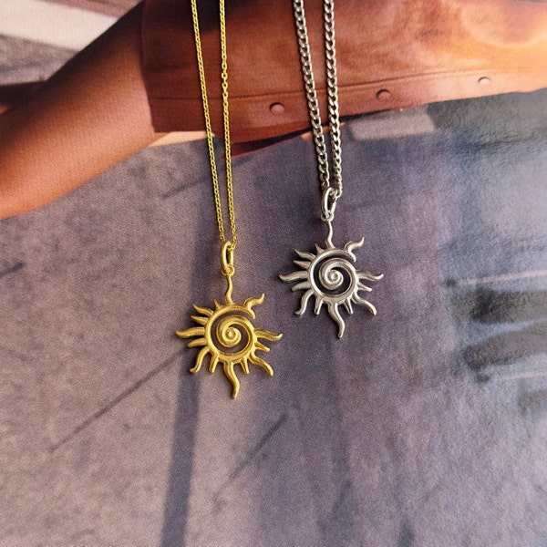 Sunburst Necklace, Delicate Sun Necklace, Gold Sun Necklace, Sun Charm, Summer Jewelry, Celestial Necklace, Sun Pendant Necklace