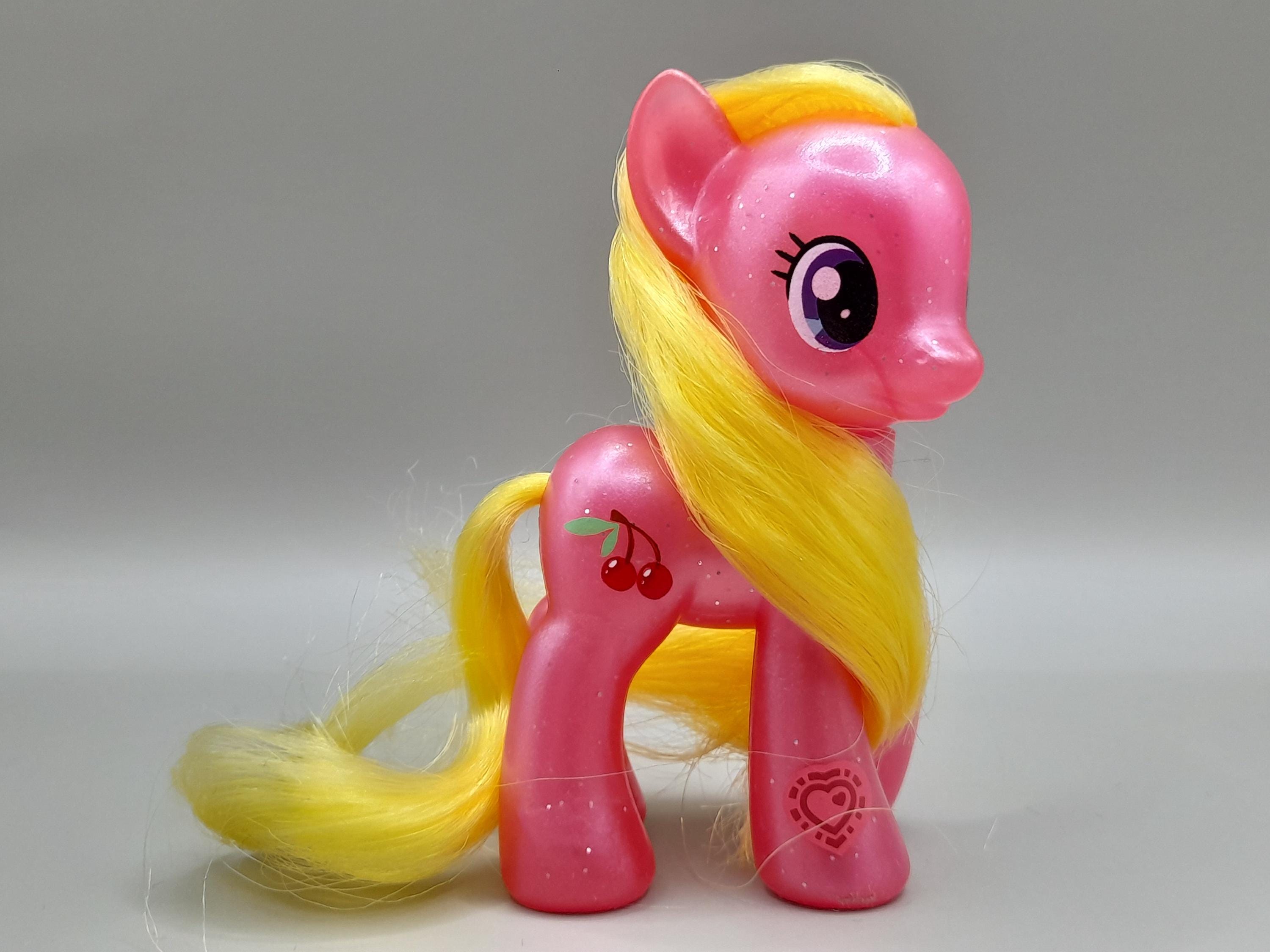 My Little Pony - Cherry Berry (explore Equestria: Pearlized