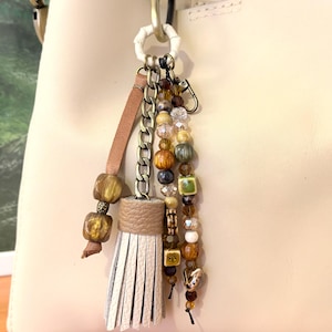 Beaded Bag Charm with Leather Tassel Keychain - Stylish Purse Accessory for Handbags & Backpacks