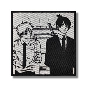 Könnte beinhalten: Schwarz-weiß-Illustration von zwei Männern in Anzügen und Krawatten. Der Mann links trägt ein weißes Hemd und der Mann rechts ein schwarzes Hemd. Der Mann rechts hält ein Schwert.