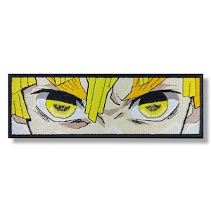 Puede incluir: Primer plano de los ojos de un personaje de anime con cabello amarillo. Los ojos están muy abiertos y tienen una expresión decidida. El cabello del personaje está peinado de forma puntiaguda e irregular. La imagen es un primer plano de la cara del personaje, centrándose en los ojos y el cabello.