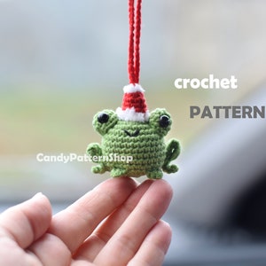 crochet frog pattern car accessory Christmas tree ornament, frog with Christmas hat pattern, toad car hanger charm rear view mirror tutorial