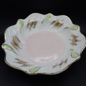 Hand painted porcelain presentation bowl made by KPM in Bavaria c.1880