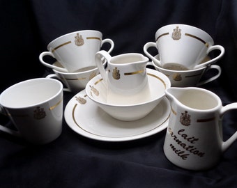 Plats vintage du restaurant parlementaire canadien des années 1980, RARE