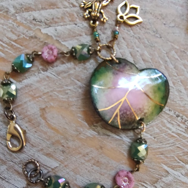 Künstlerisches Emaille Seerosenblatt Armband * Handgemachte Perlen Kette * Lotusblüte * Frosch * OOAK Boho Armband