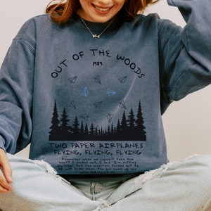 Out Of The Woods Sweatshirt, Paper Planes Flying, Taylor Shirt, Taylor Merch, 1.9.8.9 Album Crewneck, LVR Album, Eras Concert Tour, ATW