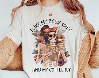 J'aime mes livres épicés et mon café glacé, cadeau pour amoureux des livres, chemise pour amoureux des livres, cadeau pour amateur de livres, chemise charbon, chemise livresques, lecteur charbon