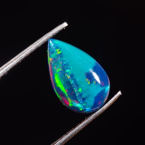 AAA Quality Rare Natural Ethiopian Welo Fire Opal Cabochon Loose Gemstone 0.80 Carat 11x7mm