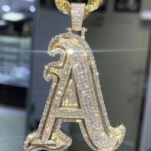 Pingente de letra A de moissanite personalizado | Pingente de letra A de moissanite de corte redondo maravilhoso de prata | Testador aprovado | Presente de aniversário para ele