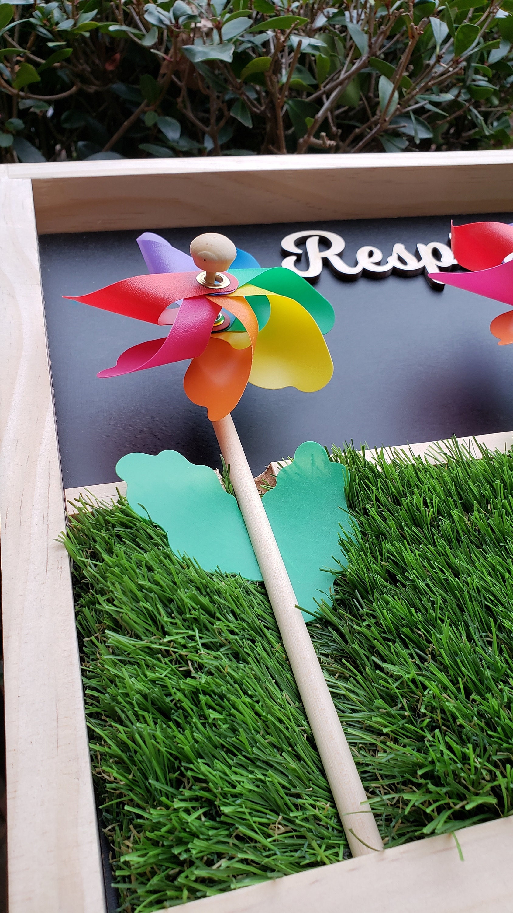 Planche Sensorielle Espagnole RESPIRA Respirer Fleurs de moulinet dans  l'herbe. Jouets sensoriels Autisme Jouet sensoriel Trouble du traitement  sensoriel Activité -  France
