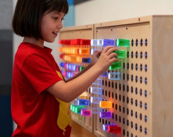 Tablero perforado gigante con luz brillante para montar en la pared: una versión gigante de un clásico (tablero perforado gigante con luz LED brillante, caja de luz, panel de pared LED)