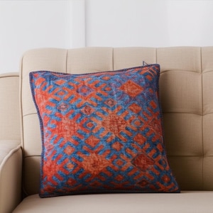 Ethnic Rug Pillow Cover: Printed Farmhouse Decor (18x18 inches)