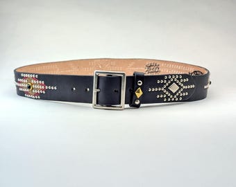 Vintage Brown Leather Belt: Boho Western Metal Flower Studs  display picture 3