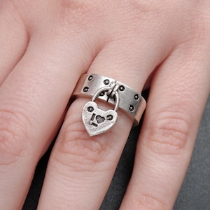 DANGLE LOVE RING - Chunky Ring • Unique • Statement Ring • Heart Lock Ring • Rings For Women • Minimalist • Engraved • Adjustable • QD458