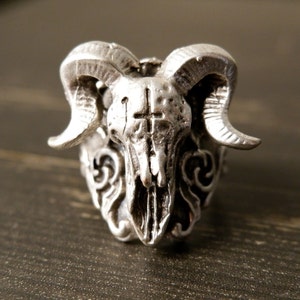 ARIES RAM RING - Rings For Man • Unique Silver • Statement Jewellery • Chunky Ring • Minimalist • Nature • Carved • Dome • Adjustable • QD11