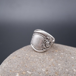 ROSE LÖFFEL RING - Statement Ring • Echter Löffel Ring • Löffel Ring für Frauen • Minimalistisch • Floraler Ring • Handgemachter verstellbarer Blumenring•QD349