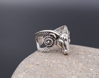 BIG RAM HORN Ring - Aries Ring • Unique Animal Ring • Statement Jewellery • Chunky Ring • Nature • Carved • Head Ring • Adjustable • QD222