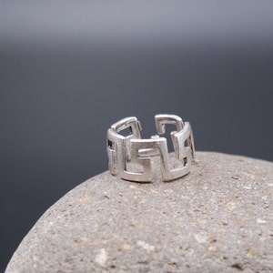 MEANDER BAND RING for Women • Unique • Statement Ring • Chunky Ring • Dome Ring • Minimalist • Swirl Ring • Spiral Ring • Adjustable • QD289