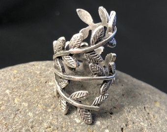 LEAF RING - Spiral Ring • Unique • Statement Ring • Chunky Ring • Rings For Woman • Minimalist • Ivy Ring • Carved • Adjustable • QD15