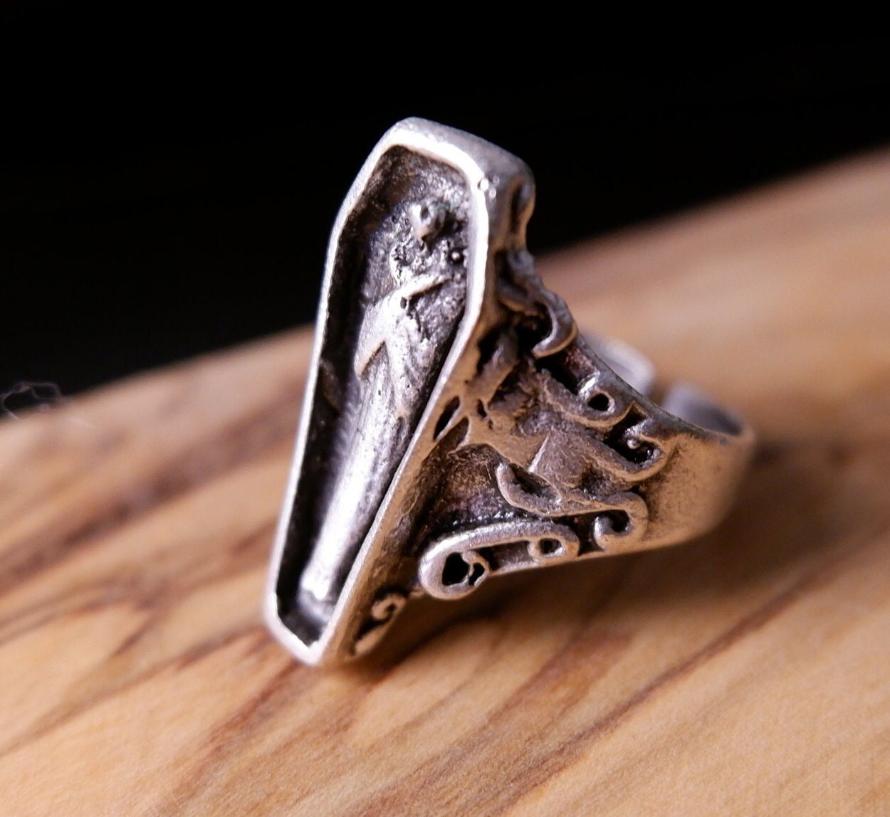 New Vintage Silver Plated Coffin Egyptian Mummy Ring Simple New Vintage Silver Plated Coffin Egyptian Mummy Ring Simple