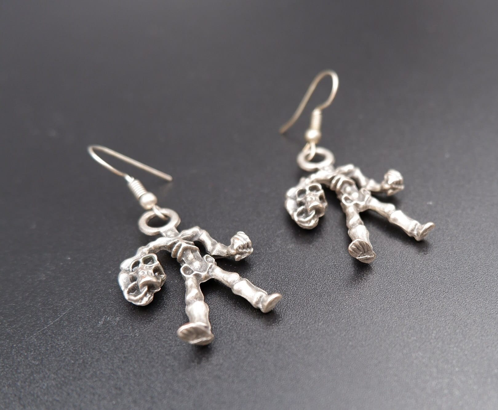 Orecchini a cerchio con teschio scheletrico - Orecchini a cerchio con teschio in oro e argento in stile gotico vittoriano / Gioielli per Halloween e Giorno dei Morti - Italia Orecchini a cerchio con teschio scheletrico - Orecchini a cerchio con teschio in oro e argento in stile gotico vittoriano / Gioielli per Halloween e Giorno dei Morti - Italia