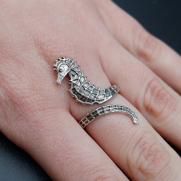 SEAHORSE RING - Rings For Women • Chunky Sea Horse Ring • Handmade Ring • Animal Ring •  Unique Women's Ring • Ocean Sea Jewelry • QD347