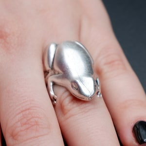 ANELLO RANA - Anello rana importante • Anello animale • Anello rana unico • Anello spesso • Anello natura • Gioielli animali • Anello regolabile • QD309