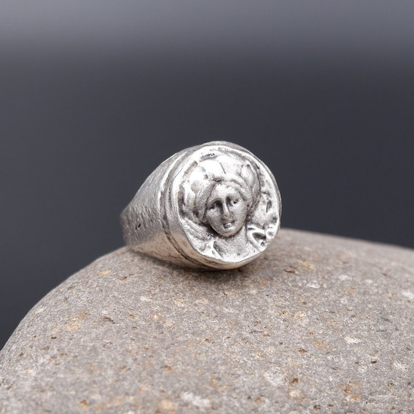 ANCIENT WOMAN Signet Head Ring - Antique Ring • Unique • Statement Ring • Chunky Ring • Engraved Ring • Greek • Mythology • Adjustable•QD221