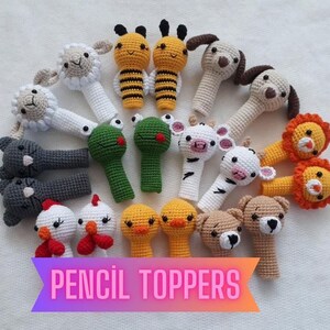 手作りかぎ針編みの鉛筆トッパー、かわいい鉛筆アクセサリー、愛らしい手作りかぎ針編みの鉛筆仲間、新学期のギフト、動物のあみぐるみ