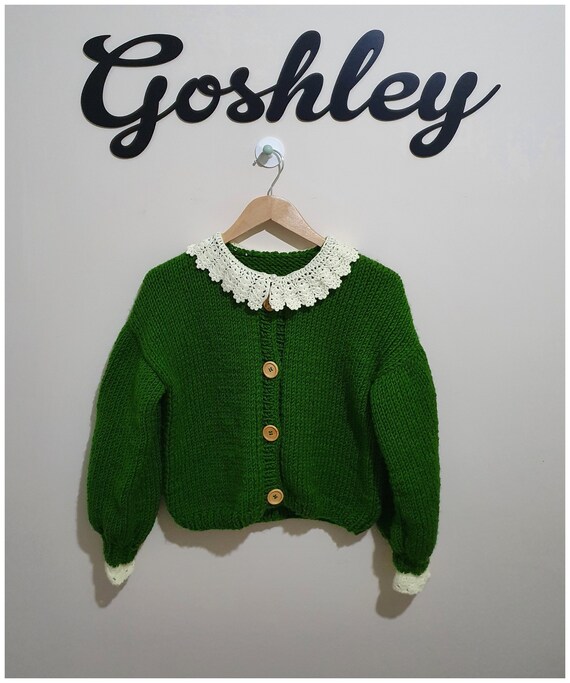 Lace Collar Crop Cardigan | Chunky White Pearl Buttoned
