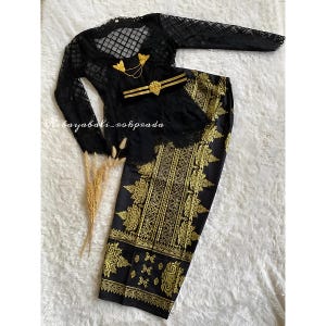 Kebaya dress | Complete set | for weddings or formal event | made of brocade and batik fabric, long sleeve and scoop neck
