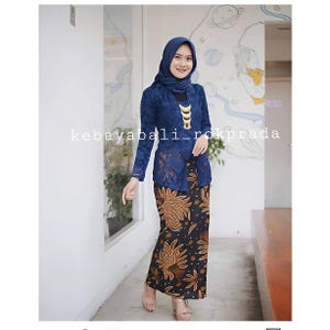 Kebaya dress | Complete set | for weddings or formal event |, made of brocade and batik fabric, long sleeve and square neck | Hijab Kebaya