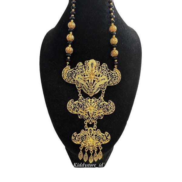 Brooch | Accessories brooch | Kebaya brooch | Indonesian kebaya | Bali indonesia | 3 gold stacked ethnic brooch necklace