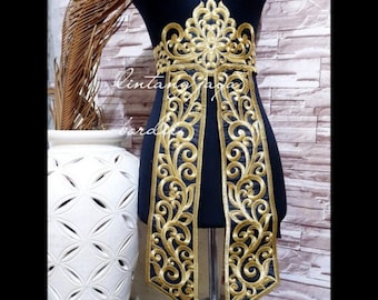 Hand-Embroidered Kebaya Dress with Lace Appliqué – Traditional Elegance 150PCS