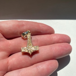 Massiver 12 Gramm 14k Gelbgold handgefertigter Thorshammer Mjölnir mit Drachen aus der Wikingerzeit