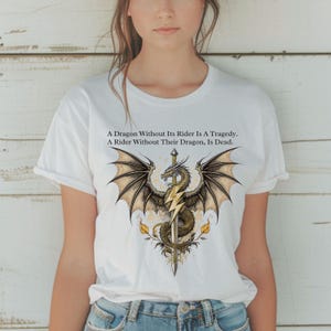 Fjärde vingen inspirerad svart & guld drake design drake utan ryttare PNG | Basgiath krigskollegium fantasy bok citatPNG | Romantasy DigitalArt