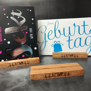 Kartenständer für Fotos & Karten • Fotohalter • Fotokartenständer • Menü Tischaufsteller • Halter aus Holz • aus deutscher Eiche • Love