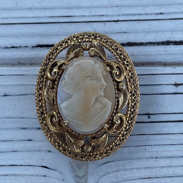 Vintage Florenza Cameo shell woman cameo