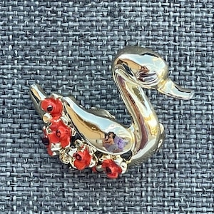 Vintage mini-Duck with red flowers brooch