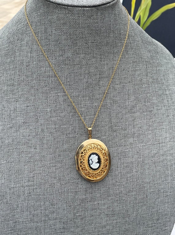 Vintage Black and White lady Cameo Locket Necklace - image 1